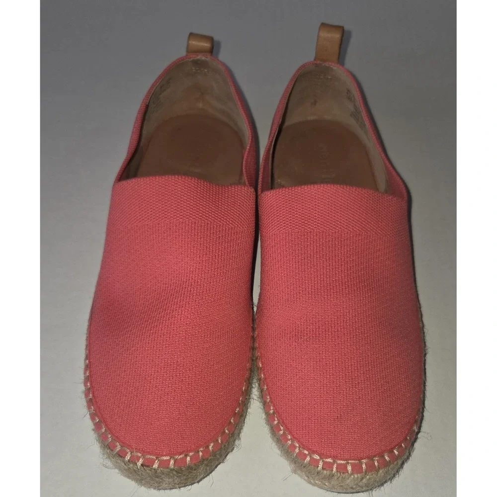 GENTLE SOULS by Kenneth Cole Coral Color  Espadrille Slip On Shoes Sz 6.5 ~EUC ~